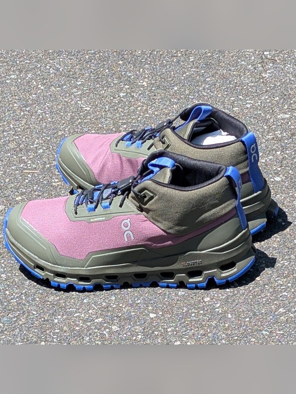 On Running Cloudhero Mid Waterproof Cherry/Olive (Big Kids-New)